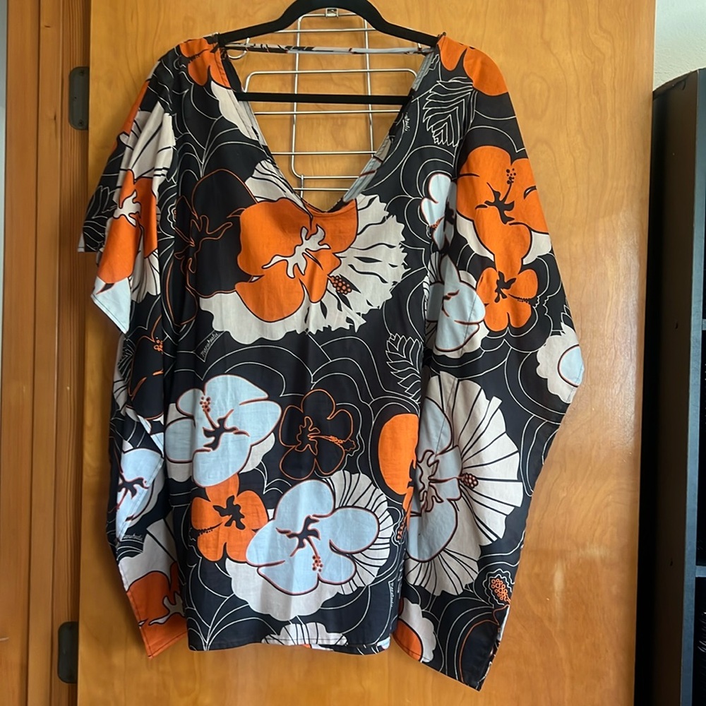 NWT Manuheali’i Top size XS/small